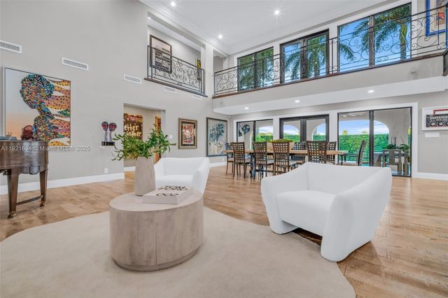 2941 Fairway Dr, Hollywood, FL 33021