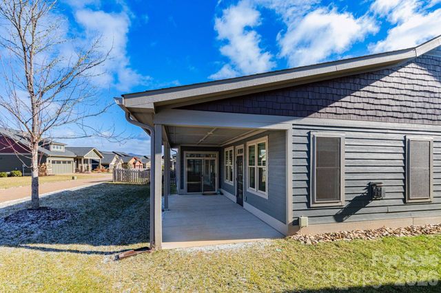 158 Waightstill Drive, Arden, NC 28704