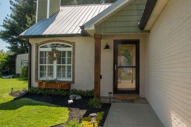 213 Horseshoe Court, Frankfort, KY 40601