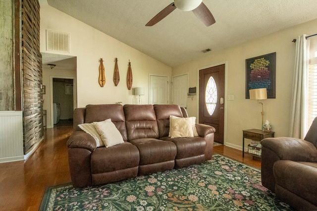 213 Horseshoe Court, Frankfort, KY 40601