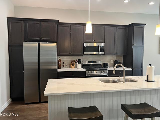 3402 Moonlit Pass, Monclova, OH 43542