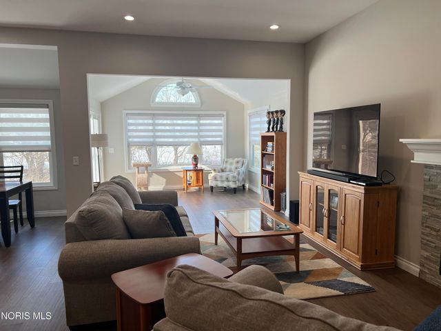 3402 Moonlit Pass, Monclova, OH 43542