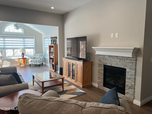 3402 Moonlit Pass, Monclova, OH 43542