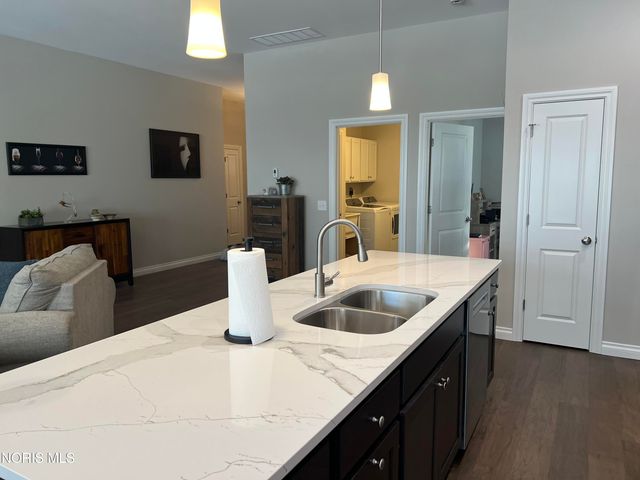 3402 Moonlit Pass, Monclova, OH 43542