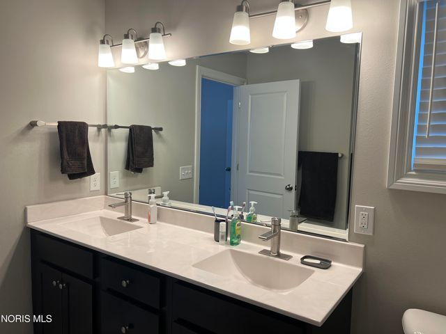 3402 Moonlit Pass, Monclova, OH 43542