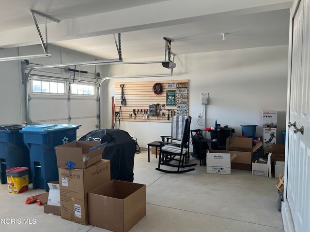 3402 Moonlit Pass, Monclova, OH 43542