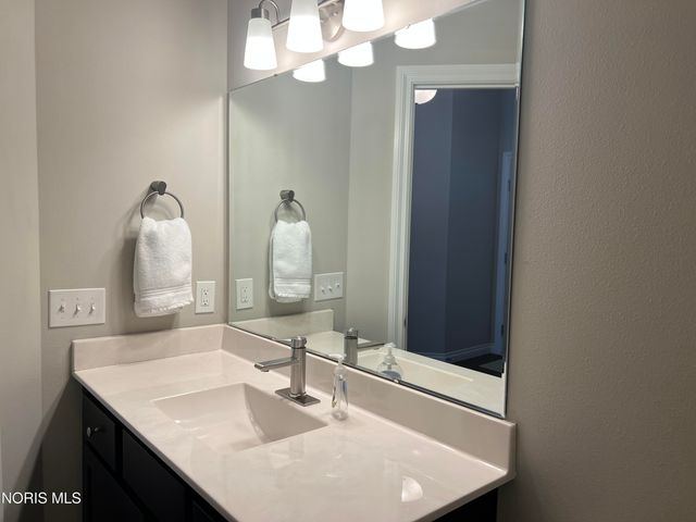 3402 Moonlit Pass, Monclova, OH 43542