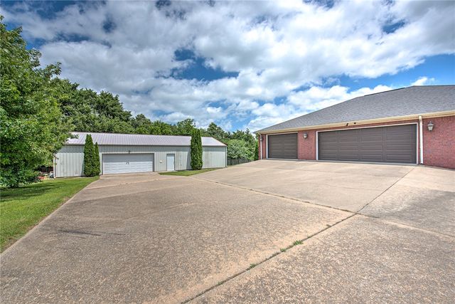15888 Stave Court, Gentry, AR 72734