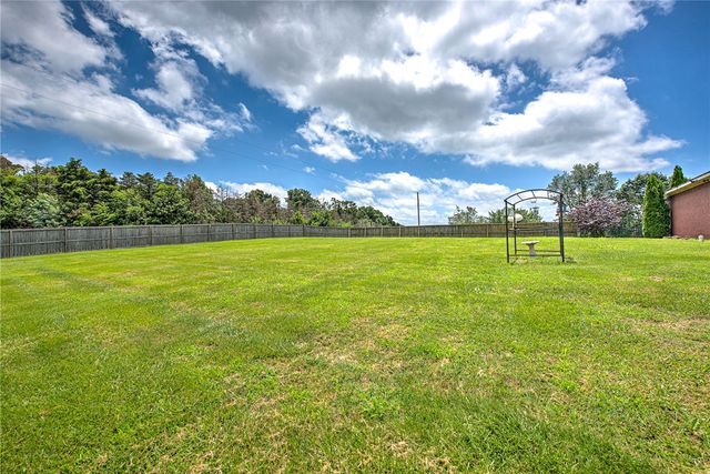 15888 Stave Court, Gentry, AR 72734