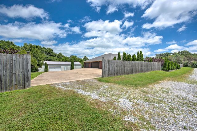 15888 Stave Court, Gentry, AR 72734