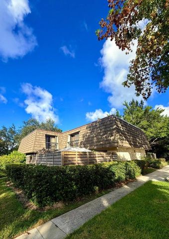 903 9th Terrace, Palm Beach Gardens, FL 33418