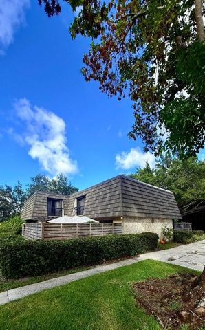 903 9th Terrace, Palm Beach Gardens, FL 33418