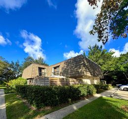 903 9th Terrace, Palm Beach Gardens, FL 33418