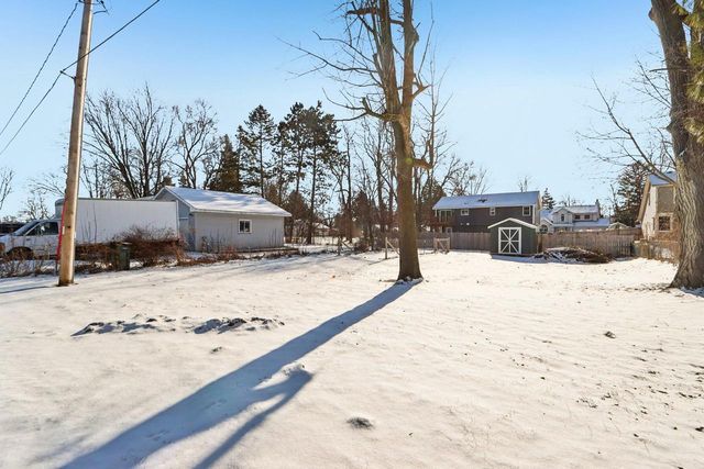 W1018 Larkspur ROAD, Genoa City, WI 53128