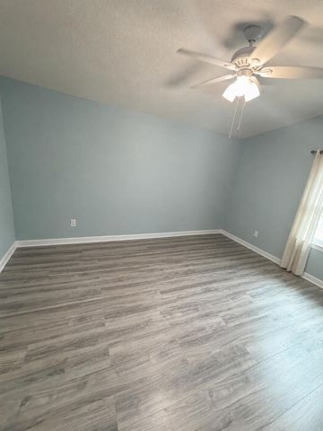 8259 N 155th Pl Place N, Palm Beach Gardens, FL 33418