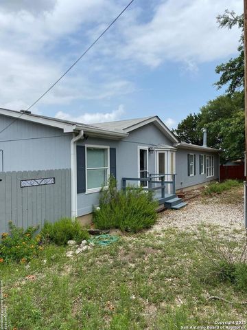 220 N Walnut Way, Boerne, TX 78006