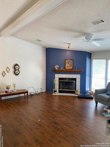 220 N Walnut Way, Boerne, TX 78006