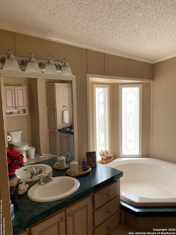 220 N Walnut Way, Boerne, TX 78006