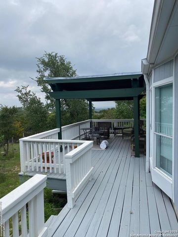 220 N Walnut Way, Boerne, TX 78006