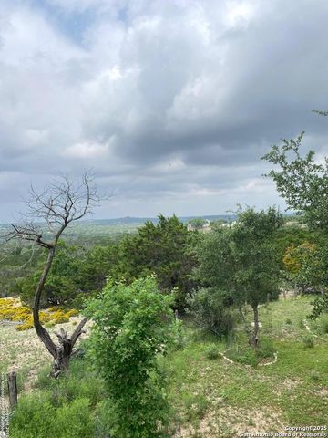 220 N Walnut Way, Boerne, TX 78006