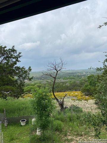 220 N Walnut Way, Boerne, TX 78006