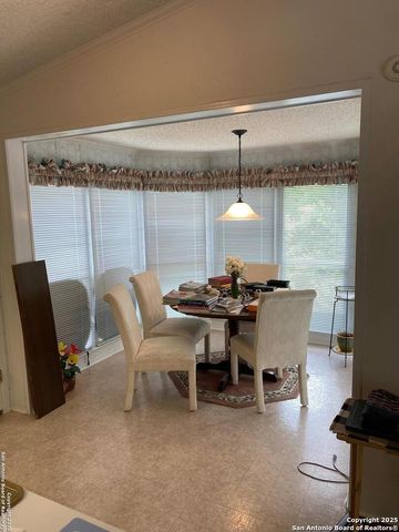 220 N Walnut Way, Boerne, TX 78006