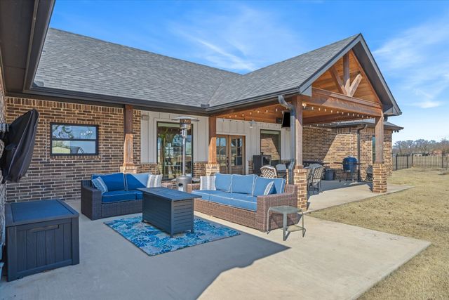 2055 Eastfield Drive, Wills Point, TX 75169