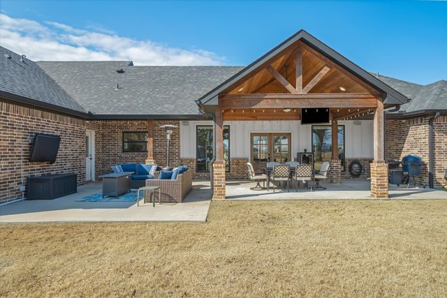 2055 Eastfield Drive, Wills Point, TX 75169