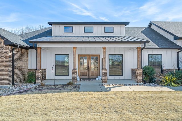 2055 Eastfield Drive, Wills Point, TX 75169