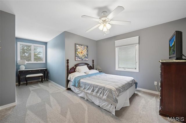 713 Village Wood Court, Ballwin, MO 63021