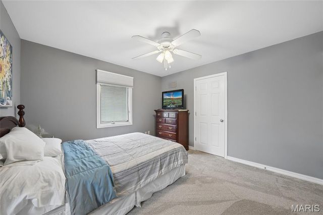 713 Village Wood Court, Ballwin, MO 63021