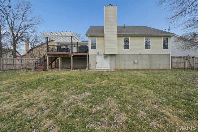 713 Village Wood Court, Ballwin, MO 63021