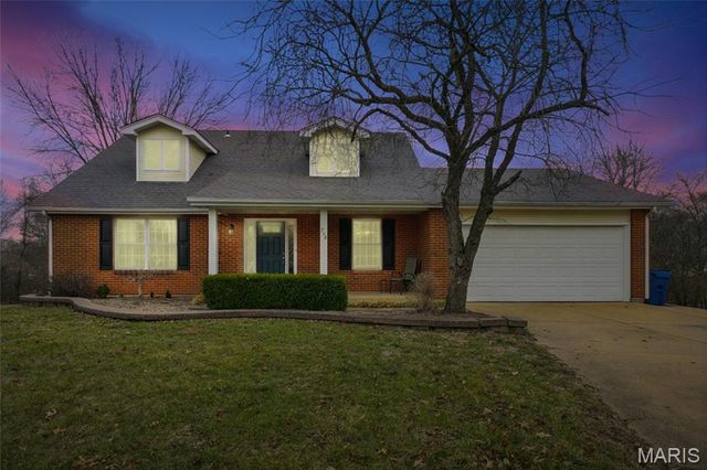 713 Village Wood Court, Ballwin, MO 63021