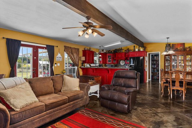 8550 New Hope Rd, Gilmer, TX 75645