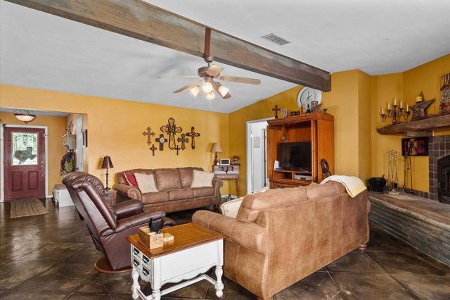 8550 New Hope Rd, Gilmer, TX 75645