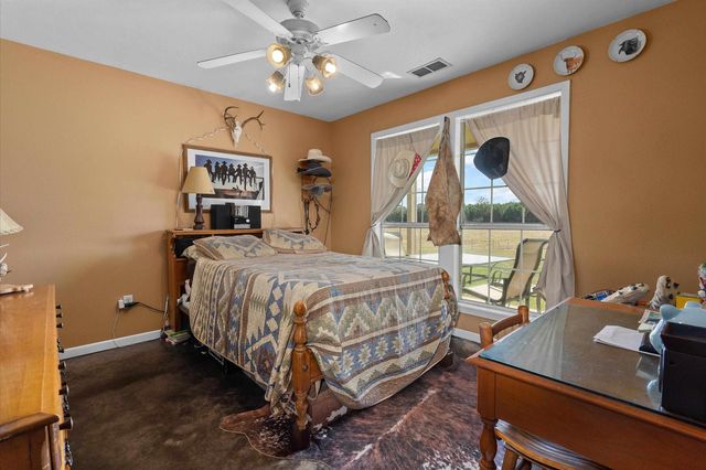 8550 New Hope Rd, Gilmer, TX 75645