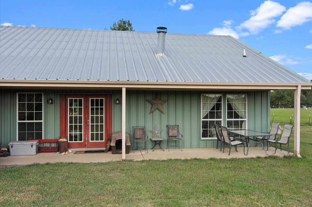 8550 New Hope Rd, Gilmer, TX 75645