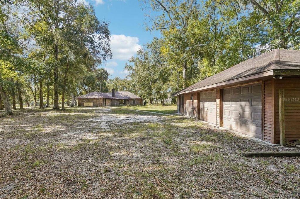 Image 32 of property listing at 5045 NE 132ND PLACE, Anthony, FL 32617