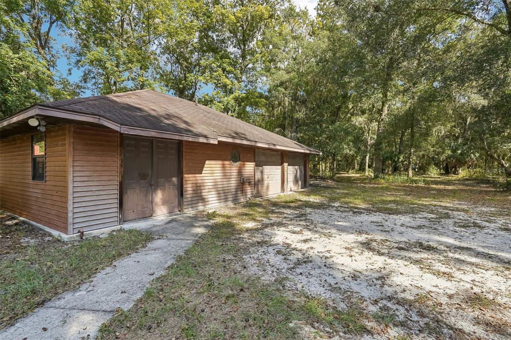 Image 34 of property listing at 5045 NE 132ND PLACE, Anthony, FL 32617