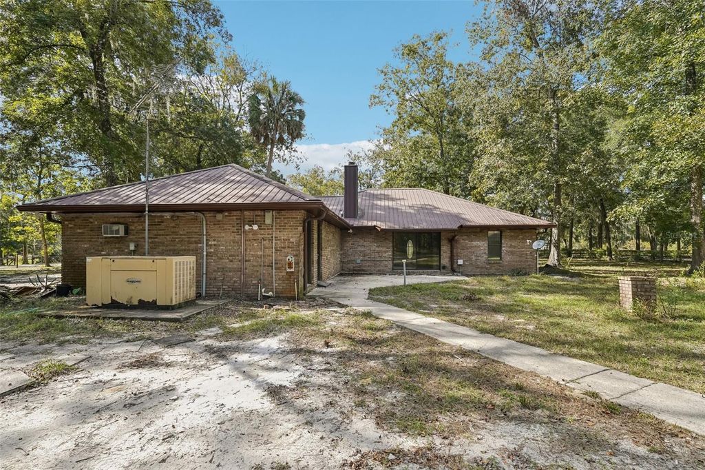 Image 35 of property listing at 5045 NE 132ND PLACE, Anthony, FL 32617