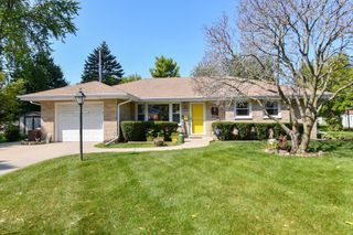 234 Millwood LANE, Waukesha, WI 53188