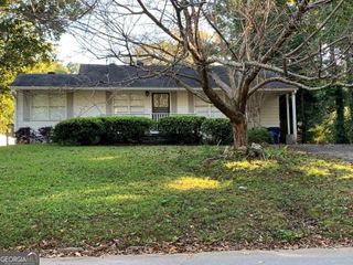 1910 La Dawn Lane NW, Atlanta, GA 30318