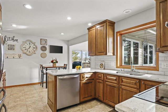 6415 Lani Lane, Mcfarland, WI 53558