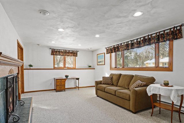 6415 Lani Lane, Mcfarland, WI 53558