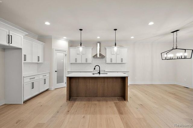 50798 Mistwood Drive, Macomb, MI 48042