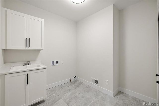 50798 Mistwood Drive, Macomb, MI 48042