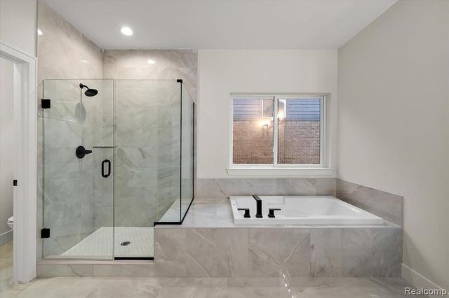 50798 Mistwood Drive, Macomb, MI 48042