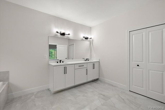 50798 Mistwood Drive, Macomb, MI 48042