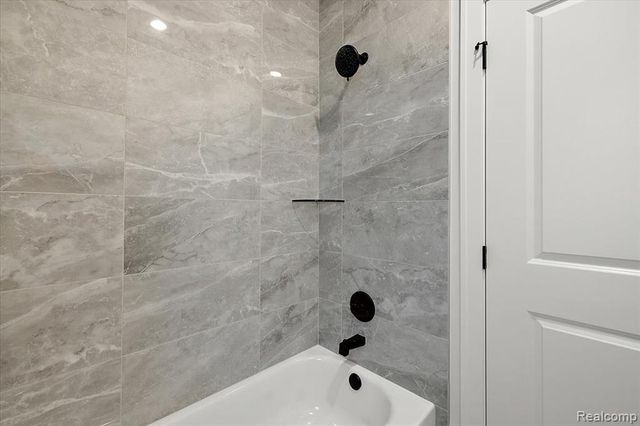 50798 Mistwood Drive, Macomb, MI 48042