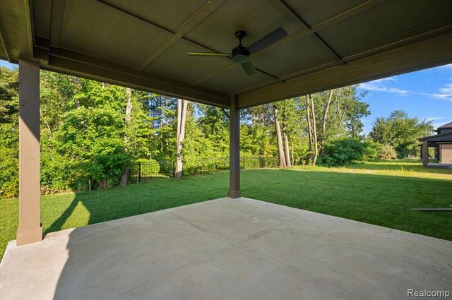 50798 Mistwood Drive, Macomb, MI 48042